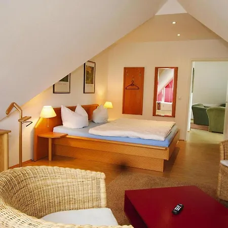 Residenz Seestern, * Boltenhagen (Ostseebad)